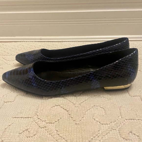 •SOLD• NWOT Aldo Snakeskin Pointed-toe Leather Flats - Picture 2 of 8